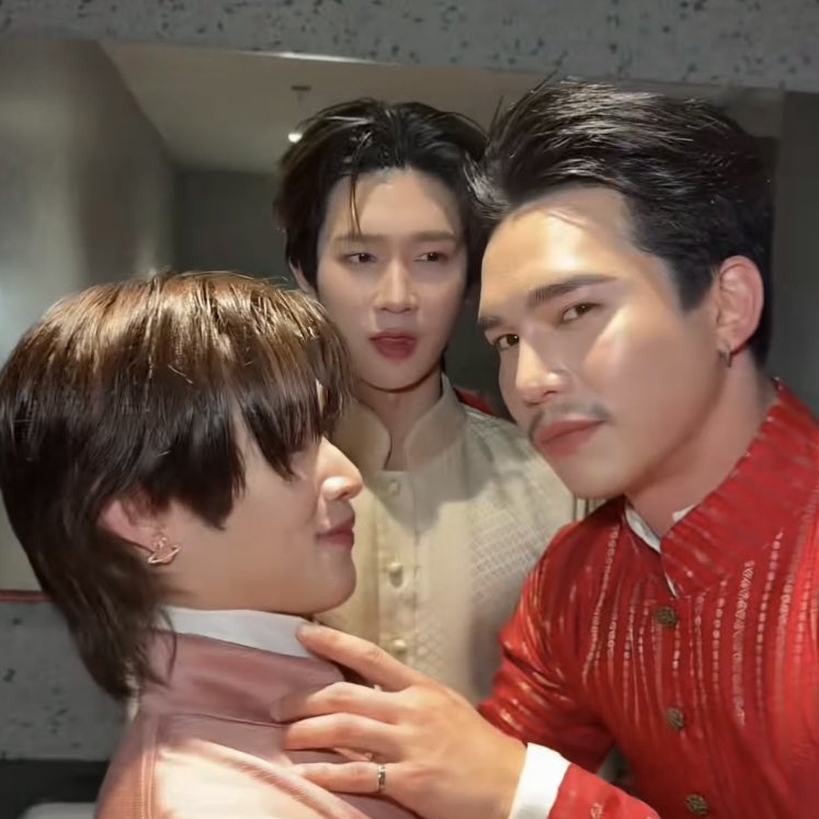 แพงโคง☁️ tweet media