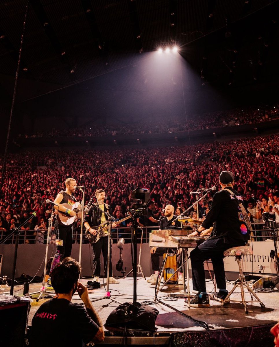 Coldplay Philippines tweet media