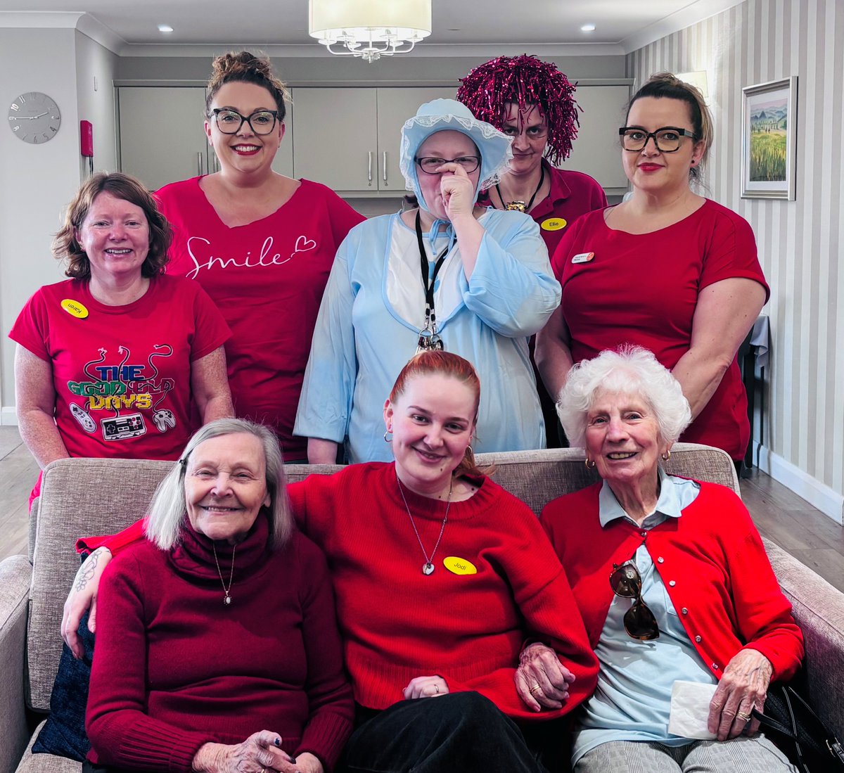 HC_One's tweet image. Our care homes had a brilliant time fundraising for Comic Relief! ❤️👃

Launton Grange dressed up, hosted a bake sale and enjoyed a Rock Choir performance, while Meadowlands decorated Red Nose Day biscuits and cupcakes. Lots of fun for a great cause! 👏

#rednoseday #comicrelief