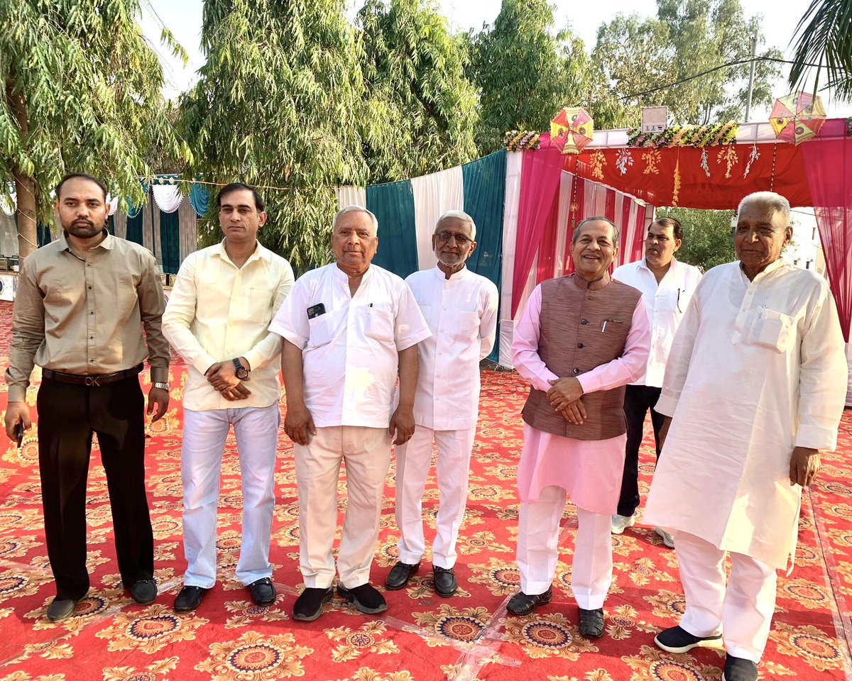 nawabsnagar's tweet image. आज क्षेत्रवासियों के बीच जाकर कल दिनांक 28/03/2026 को माननीय प्रधानमंत्री आदरणीय श्री @narendramodi जी द्वारा नोएडा इंटरनेशनल एयरपोर्ट के उद्घाटन समारोह में अधिक से अधिक संख्या में उपस्थित होने हेतु सभी से आग्रह एवं आवाहन किया। #NIA