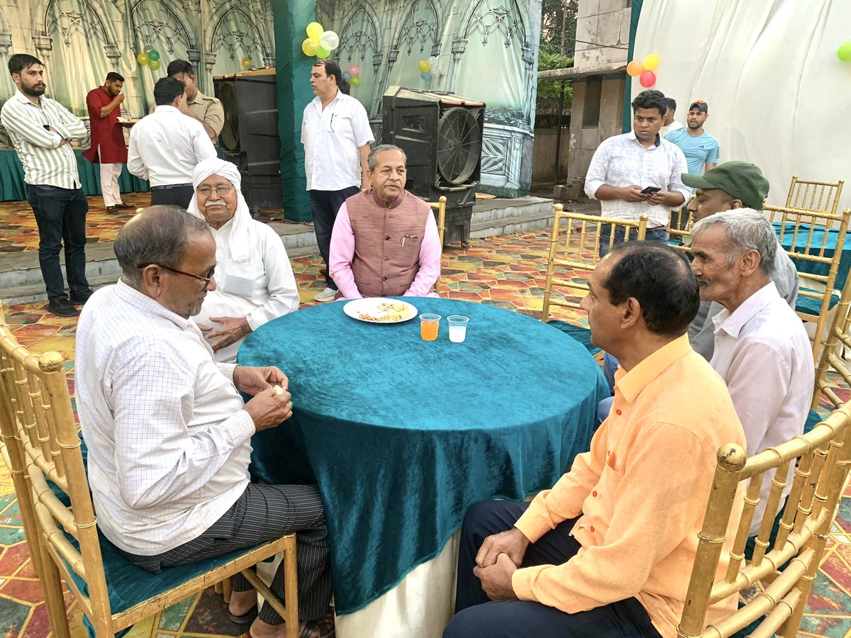 nawabsnagar's tweet image. आज क्षेत्रवासियों के बीच जाकर कल दिनांक 28/03/2026 को माननीय प्रधानमंत्री आदरणीय श्री @narendramodi जी द्वारा नोएडा इंटरनेशनल एयरपोर्ट के उद्घाटन समारोह में अधिक से अधिक संख्या में उपस्थित होने हेतु सभी से आग्रह एवं आवाहन किया। #NIA