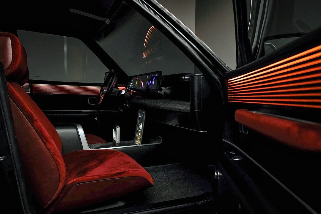 __el__toro__'s tweet photo. Interesting details abound in the bask of red, orange, and amber. https://t.co/xxeTGPs3Kt