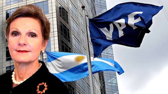 YPF - CORTE
La Corte de Apelaciones de Nueva York consideró que la jueza Loretta Preska aplicó incorrectamente la ley argentina y ordenó revisar la sentencia contra YPF que obligaba al país a pagar US$16.000 millones, la entrega del 51% de las acciones al fondo Burford Capital.