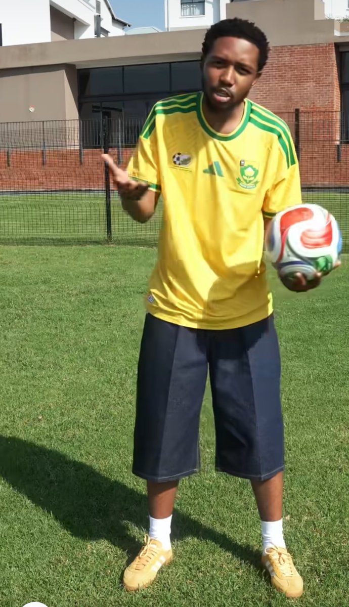 Boti273322's tweet photo. Challenge 3

Wearfootballfriday X Sweet Guluva 🥳.  Sweet Guluva X Adidas are up 🤭. Please leave 100 comments 🤗

SWEET GULUVA X ADIDASZA
SWEET GULUVA X SAFOOTBALL
#WearFootballXSweetGuluva
#AkhonamathembaZwane https://t.co/ljlgbHGDEr