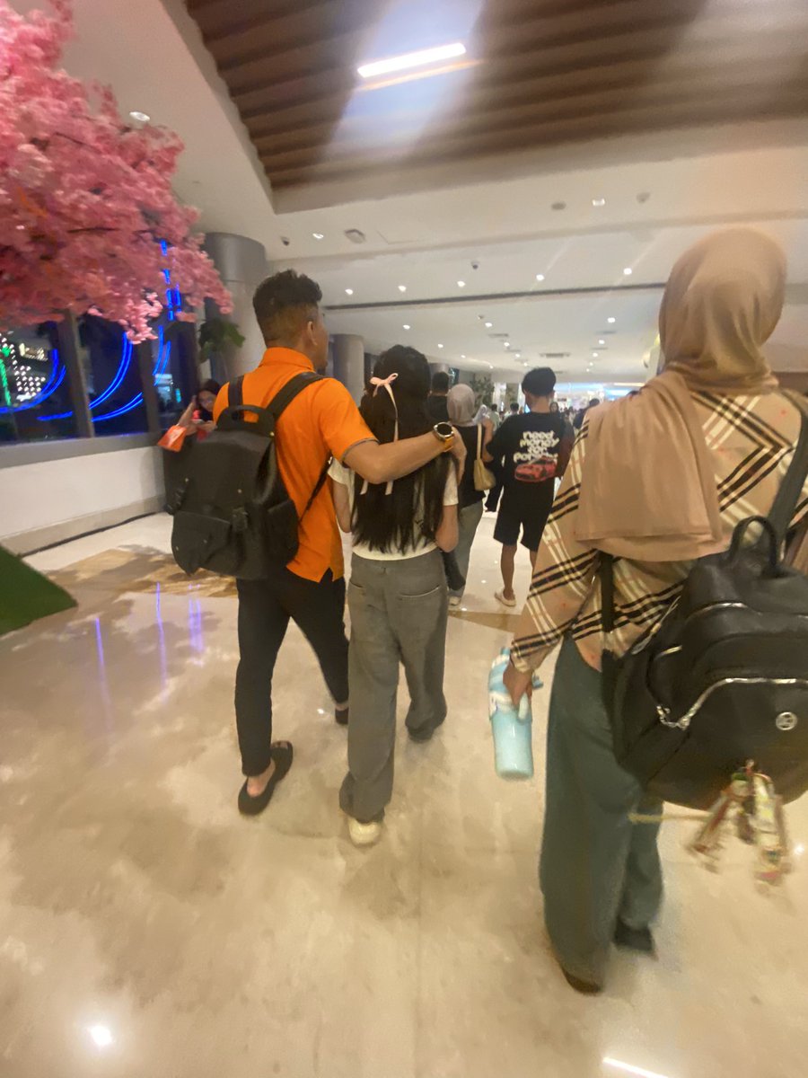 aya | check pinned! read bio! jasa co shopee vip tweet media