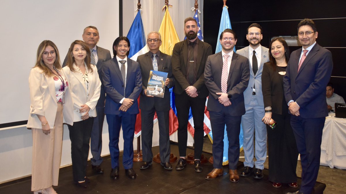 UNODCROCOL's tweet image. #Ecuador 🇪🇨 | Acompañamos al
@MinInteriorEc y al @EcuadorMAE en la oficialización de la Guía Técnica para la disposición final de cloruro de calcio y bicarbonato de sodio en rellenos sanitarios, a través de nuestro Programa Regional #STAND.