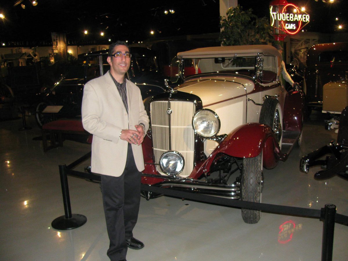 Eric, your favorite biblionerd. tweet media