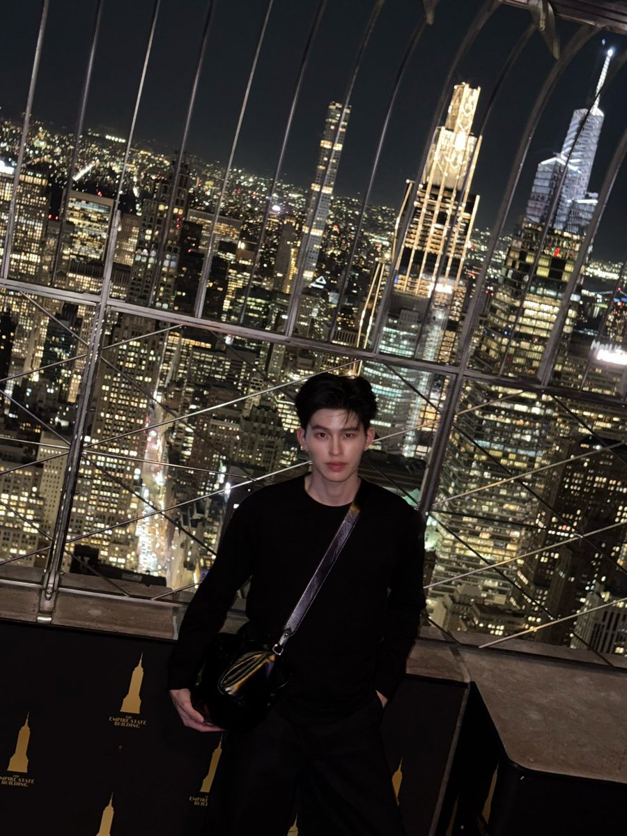 Chew ☾ tweet media