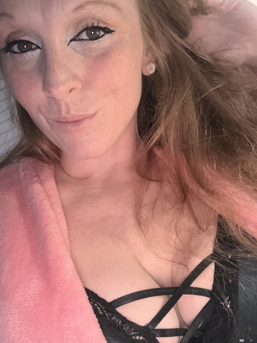 LittleRedTries X😈💋 tweet media