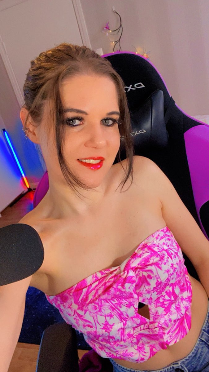 AemiliaStardust tweet media