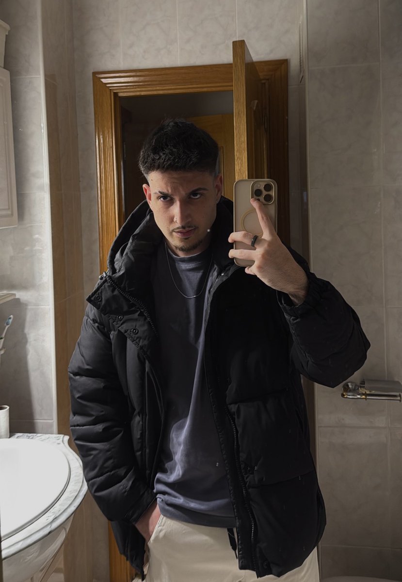 AlexCastleZ tweet media