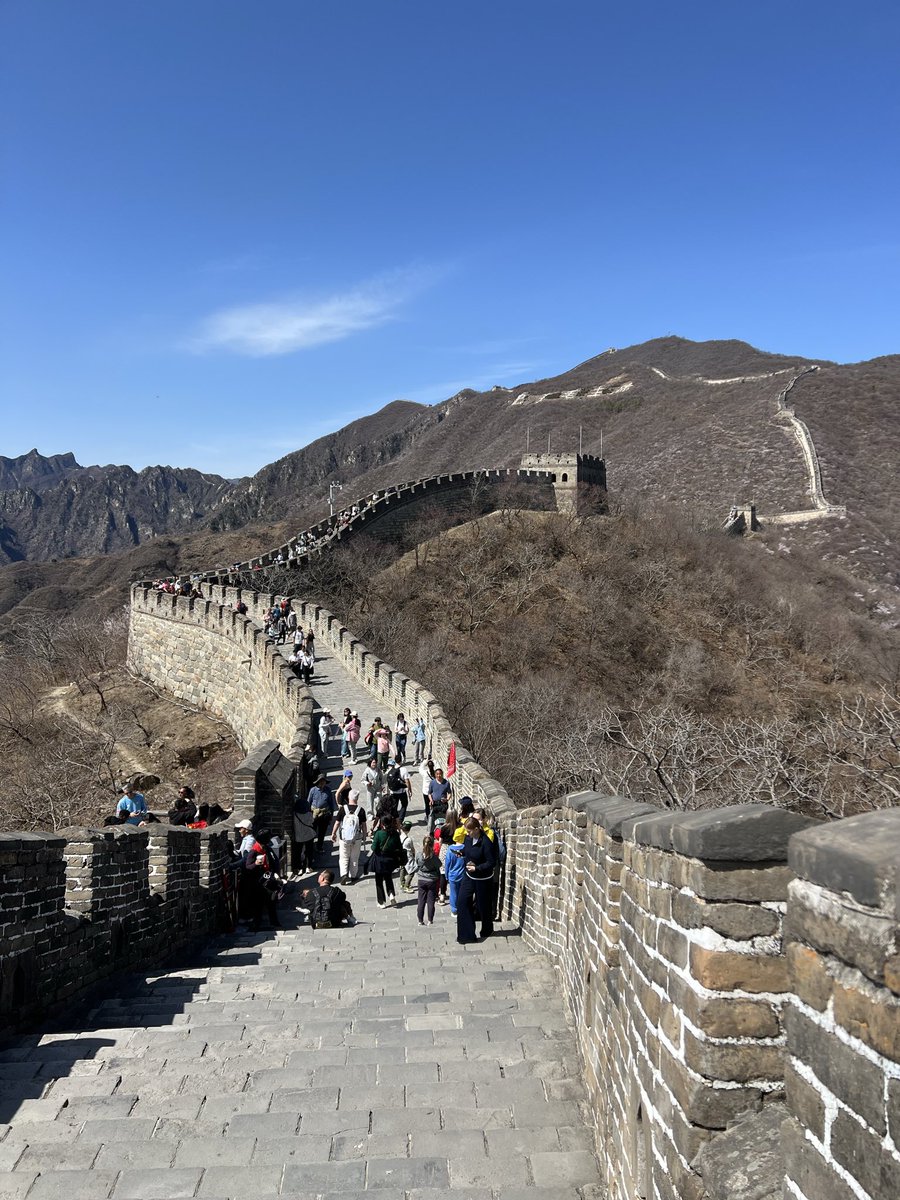 nazarenamedina's tweet photo. Hoy conocimos la Gran Muralla China 🇨🇳 aún no caigo, qué maravillosa por favor!!! https://t.co/suEiFX3qvB