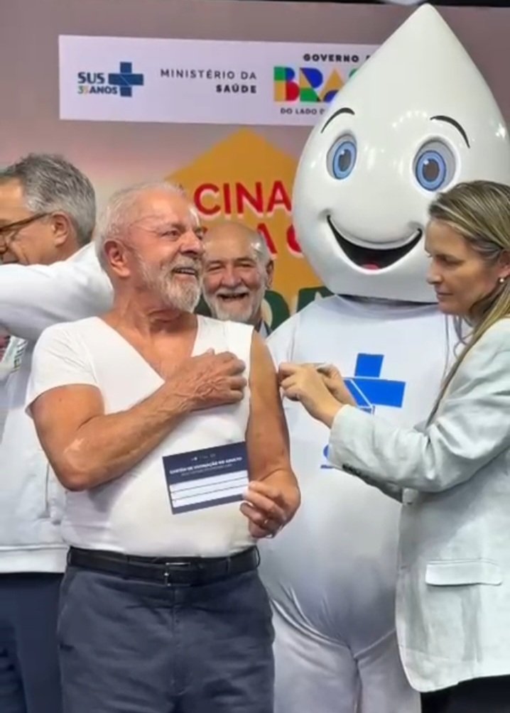 CarlosS48442375's tweet photo. VIVA O  SUS
VIVA A VACINA
VIVA O ZÉ GOTINHA https://t.co/7u4mx0wipc