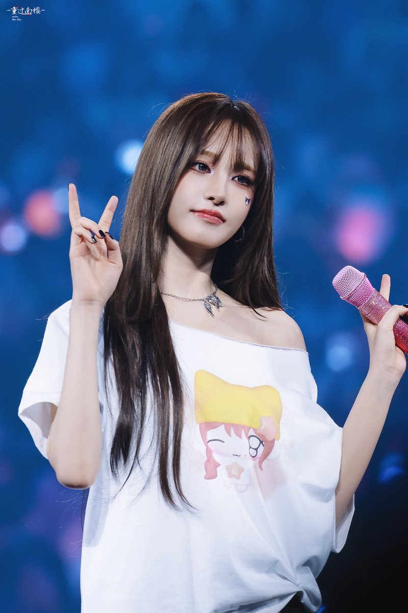 Nanlou1201's tweet photo. DIVE into IVE fancon

#리즈 #LIZ #リズ
#IVE #아이브 https://t.co/t9hr1tJZtw