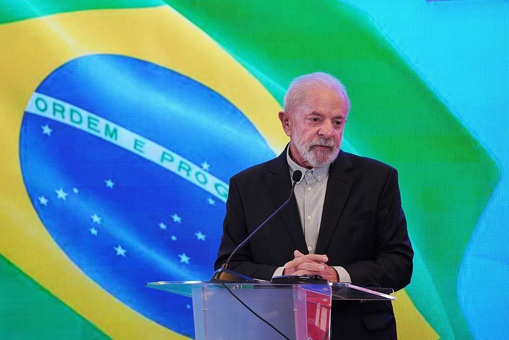 RT Brasil tweet media