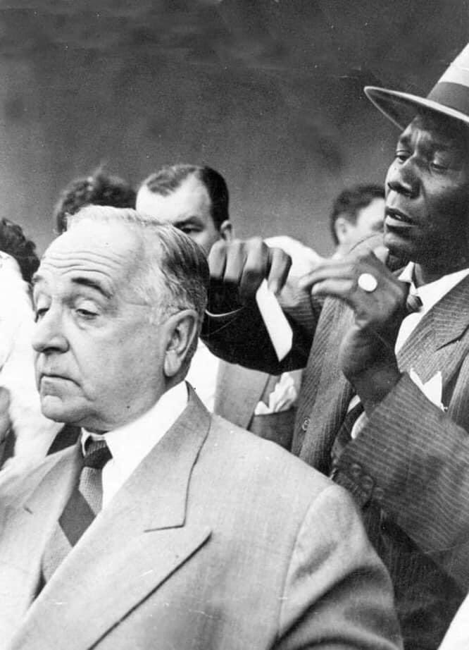 A VIDA DE GETÚLIO VARGAS (1882/1954) 

Leia em: esperandopaulo.blogspot.com