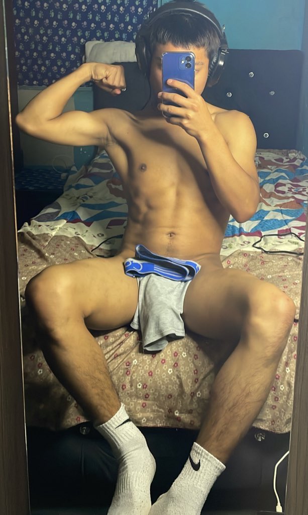 Einy Twink tweet media
