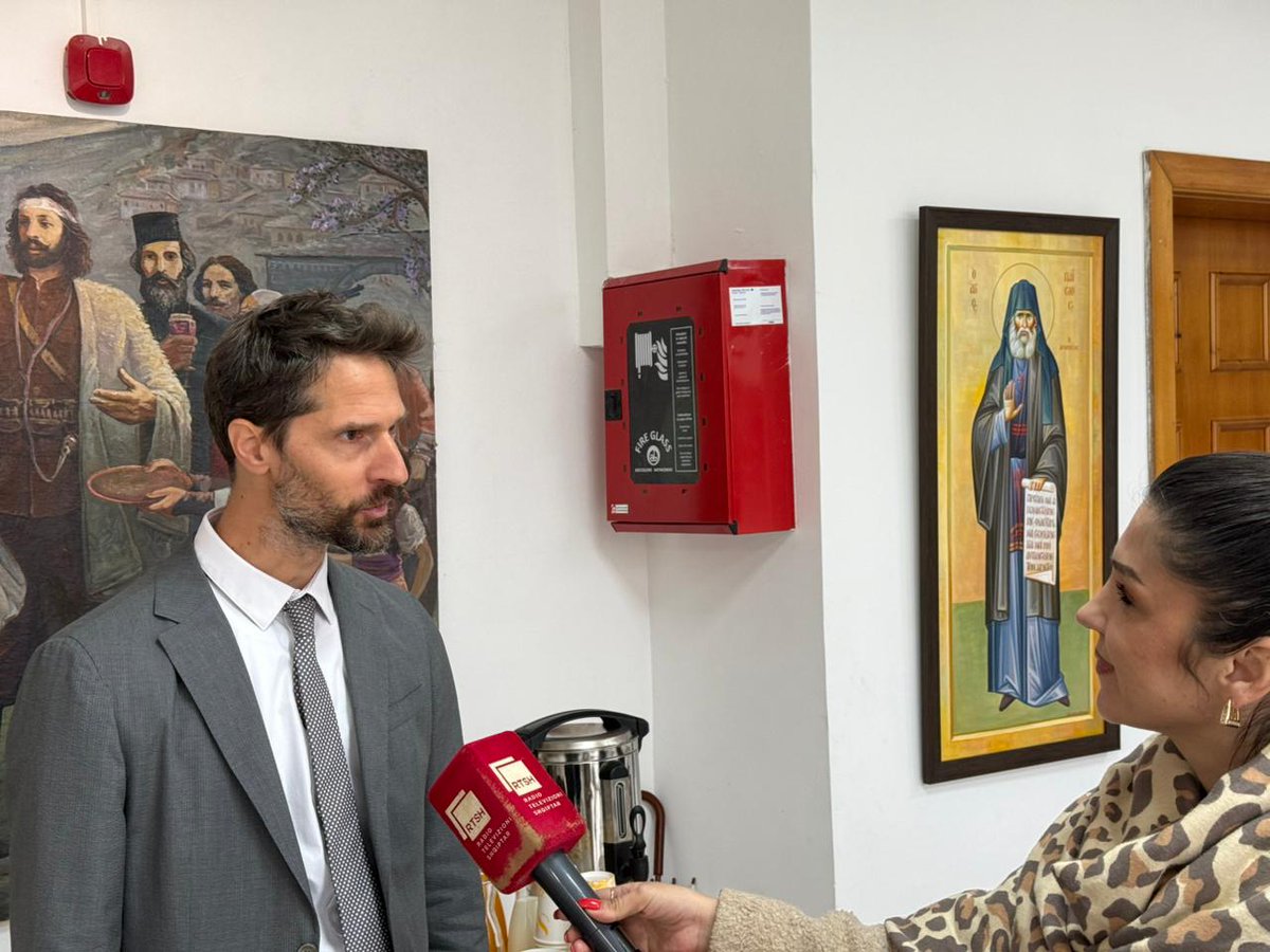 OSCEinAlbania's tweet image. After Kukës, Dropull hosted the second meeting on #NationalMinority #SelfIdentification, dialogue and inclusion. Organized by @PuneteBrendshme with National Minorities Committee, supported by @EUinAlbania, @COE_Tirana &amp;amp; @OSCEinAlbania. Next stop: Korça.