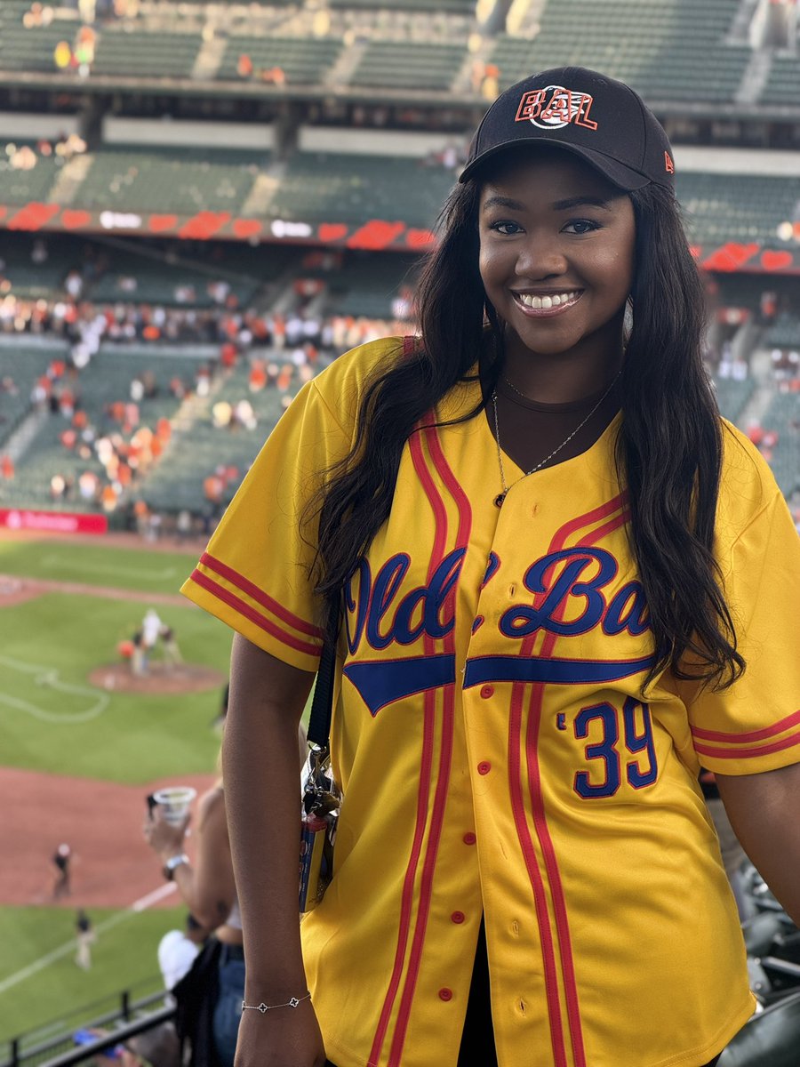 DalenciaWBAL's tweet photo. Been dreaming of baseball weather for months… and it’s finally here! ⚾️☀️ @orioles 

#marylandgirl #baseball #baseballweather #camdenyards #openingday #baltimore #dalenciajenkins #meteorologist https://t.co/sbKQ8JfmV7