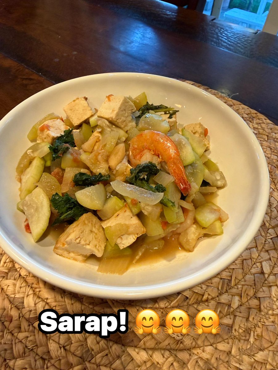 iakashdigital's tweet image. Yes, I am eating sitting down 📷📷
#happiness #yumm #fblifestyles #highlights #filipinofood