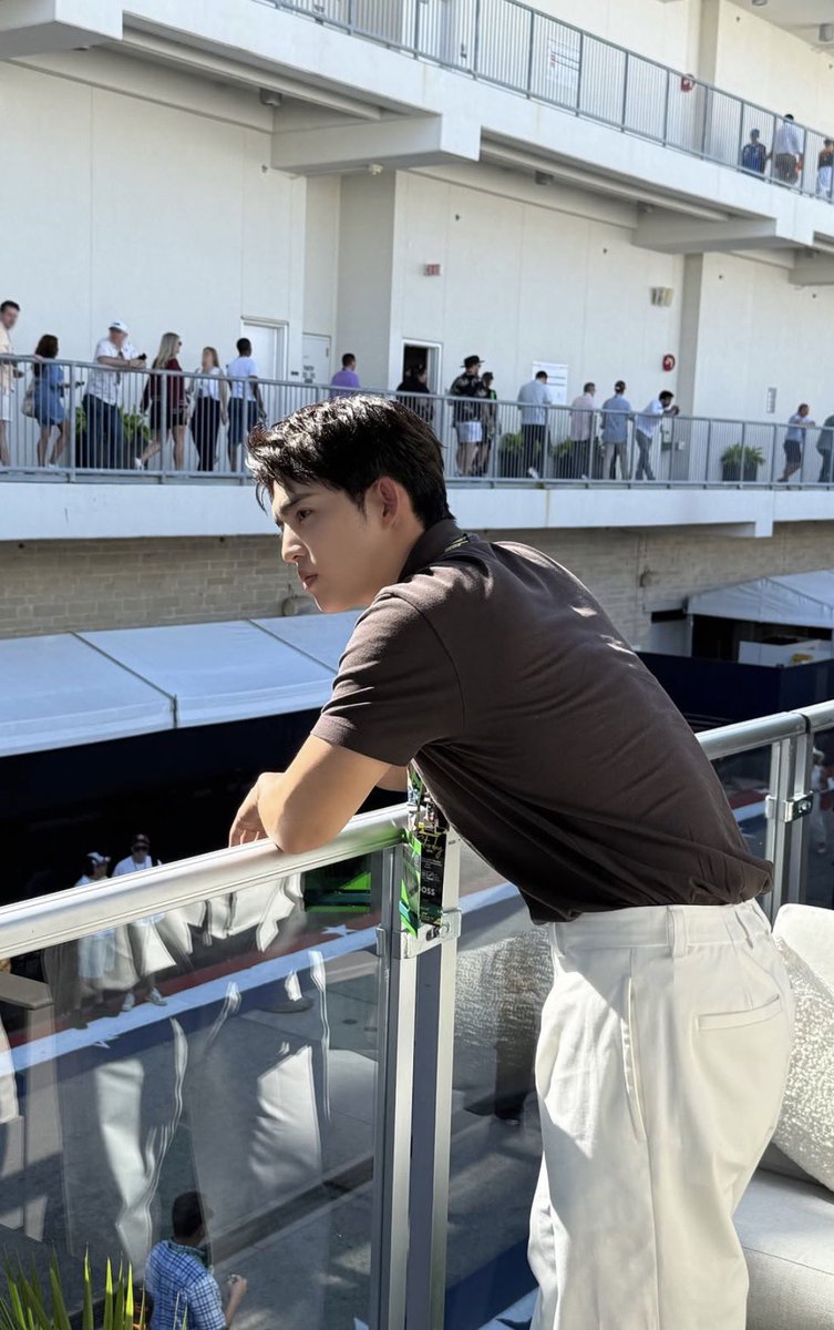 𝐜𝐚 tweet media