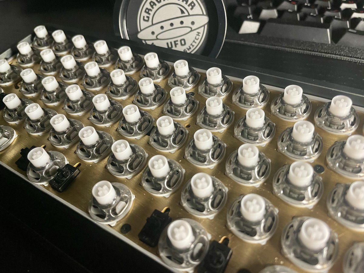 何野何某 tweet media