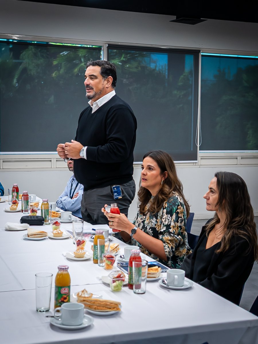 VRID_USS's tweet photo. ☕🤝Desayuno junto a académicos @USanSebastian  que adjudicaron Fondecyt Iniciación y Regular 2026, encabezado por el Vicerrector y las directoras de Investigación y Doctorados.
¡Felicitaciones por este gran logro!👏🔬
#InvestigaciónUSS #Fondecyt2026 https://t.co/QL6qKYdsMw