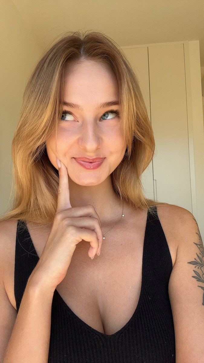 itsmethessy's tweet photo. Ich schicke allen die mir ein Like geben süße 📸

 kein Witz 💞🙈 https://t.co/MYlu9CJylE