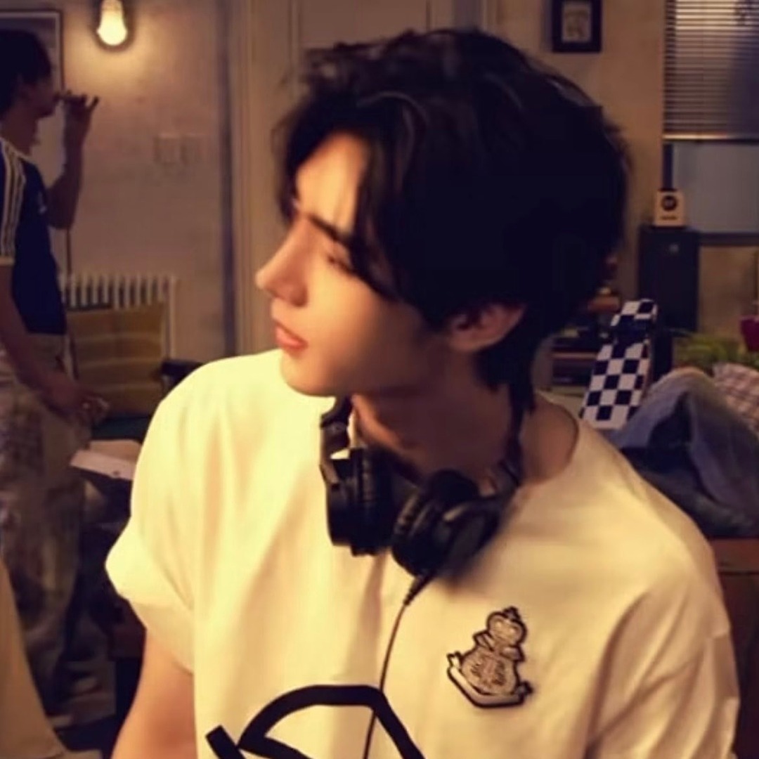 Base umum bisa follow @cornerfess tweet media