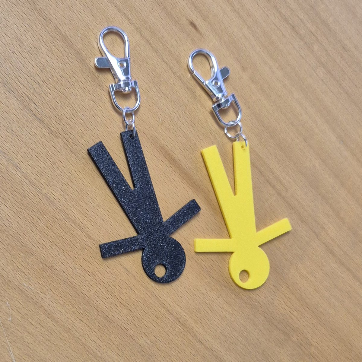 yuuhaw's tweet image. Hey all Resonants ✨✨ So, how closely have you watched the material we've released? Any idea where these guys are from and what they are?
#CONTROLResonant #3Dprinting