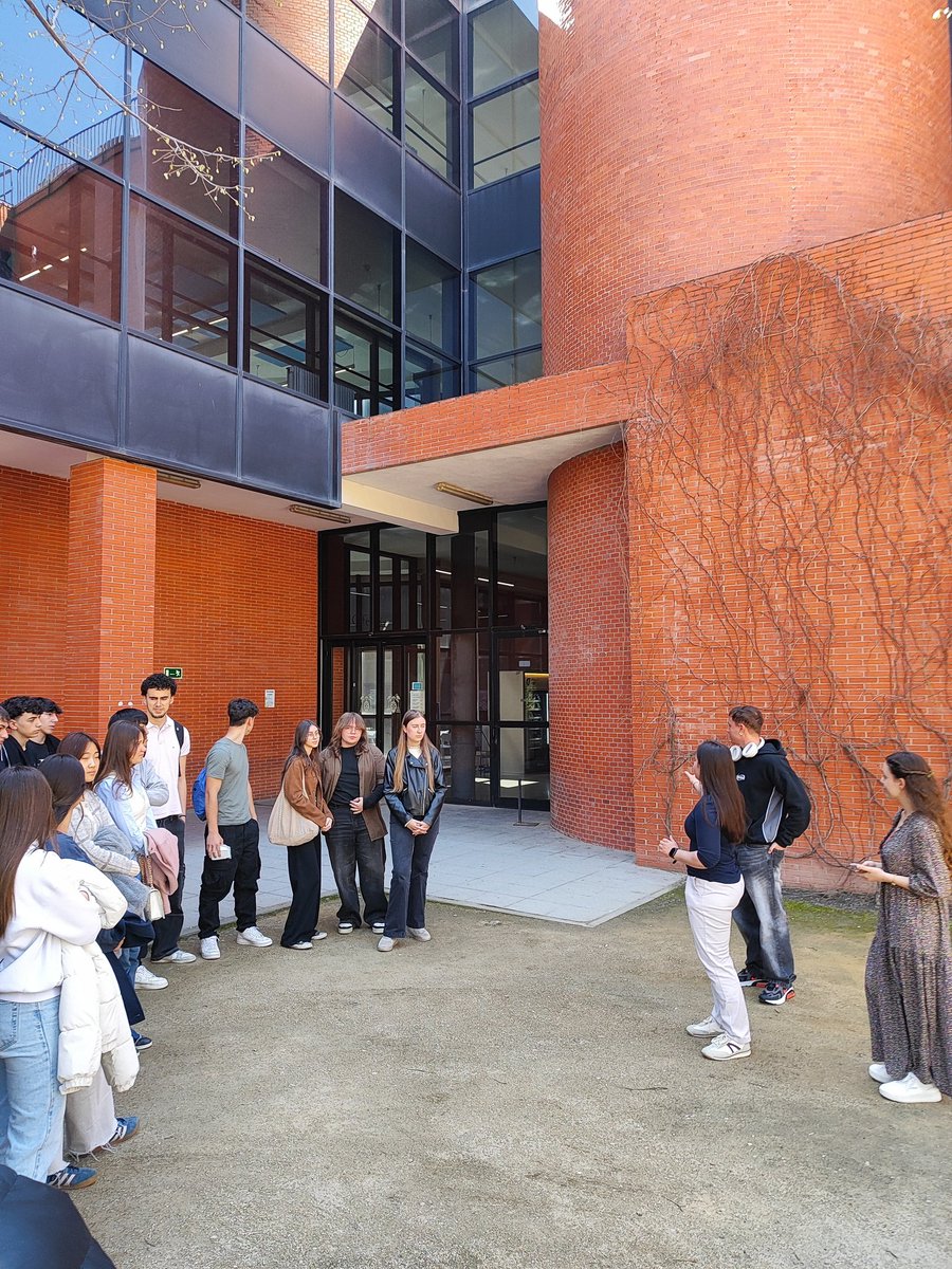 Facultad C. Económicas, Empresariales y Turismo tweet media