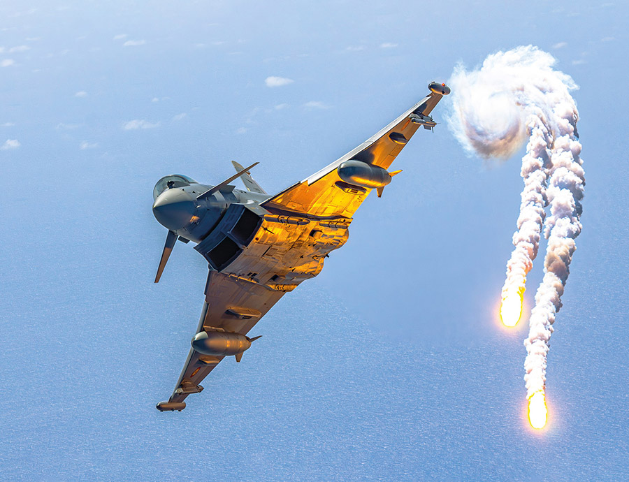 AeroSociety's tweet image. Having now passed the one million flying hours mark - how the Eurofighter Typhoon remains the backbone of European air power #avgeek #defence #NATO  ow.ly/QTXB50YzGN4