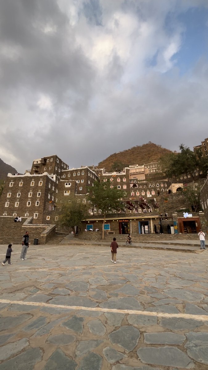 مازن " tweet media