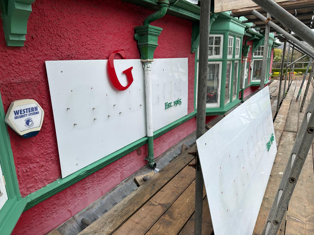 WorldOfGroggs's tweet photo. Despite the weather our decorator Neil has made good progress prepping for the big job ahead!
Nothing like rediscovering vintage signage underneath our current ones! #PinkToRed https://t.co/Rhq4wP7cjP