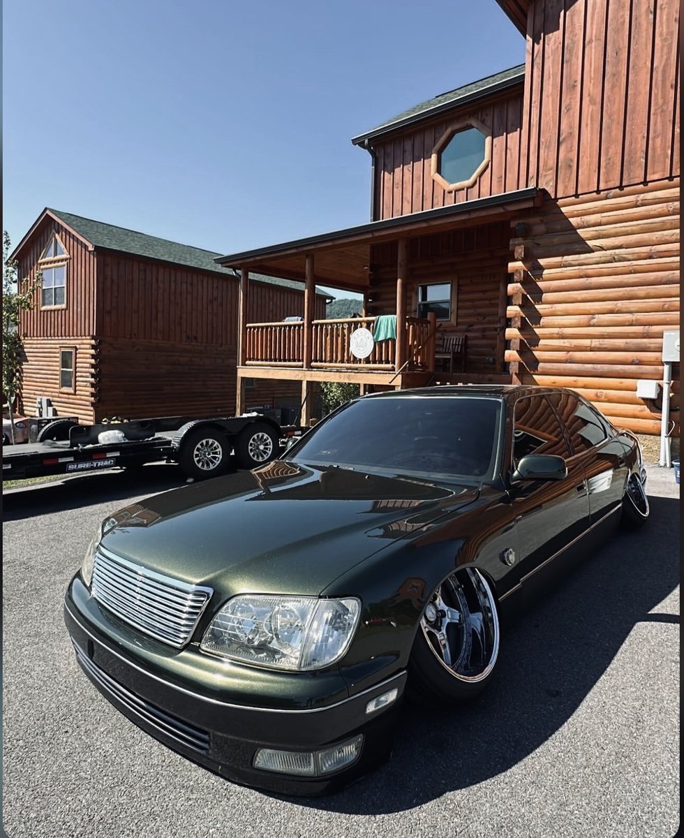 Static Club tweet media