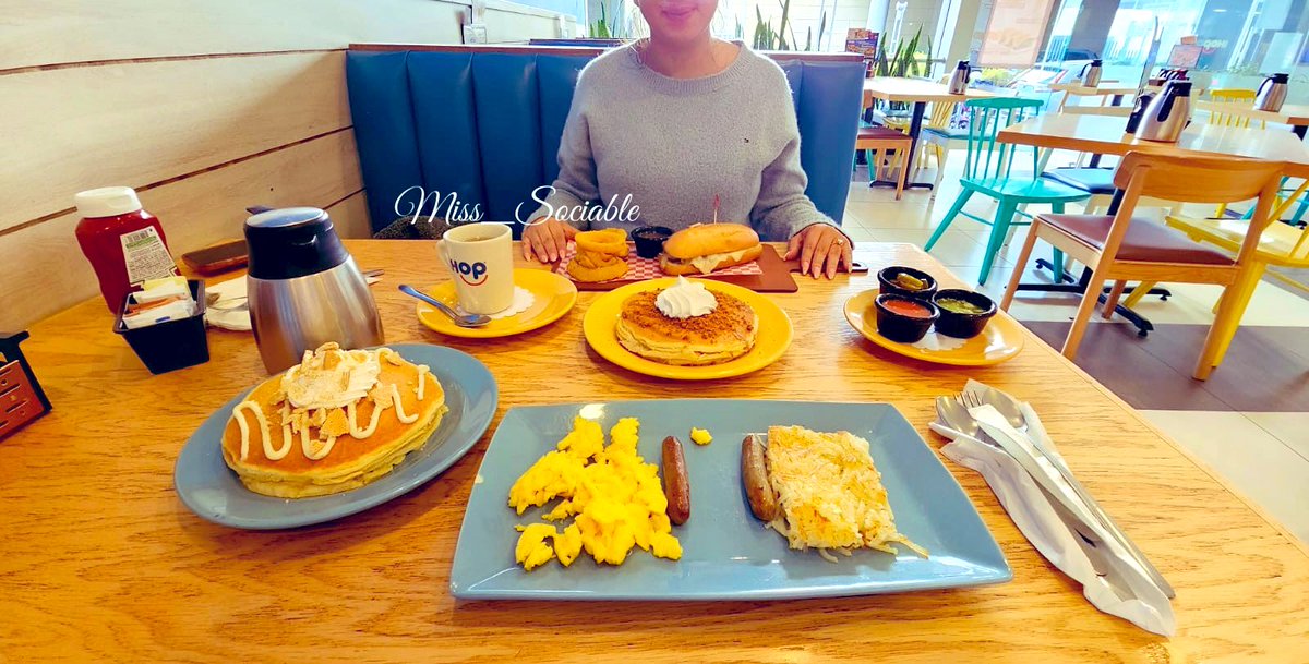 Miss Sociable tweet media