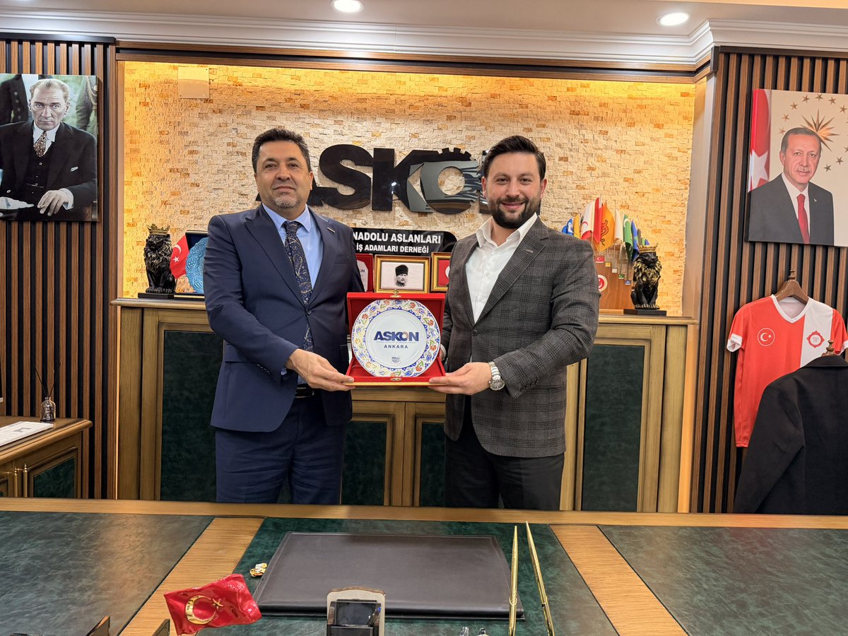 AskonsR's tweet photo. @AskonAnkara Başkanı Sn @ahmetoguzduzgun ve yönetim kurulu üyeleri ile birlikte, ASKON Şırnak İl Başkanlığımızda Başkanımız Sayın Mehmet Kesik’i ve yönetim kurulu üyelerimizi ziyaret etti.

Ziyaret kapsamında karşılıklı istişarelerde bulundu kıymetli ziyaretleri için tşk  ederiz https://t.co/1EhHNBWSV0