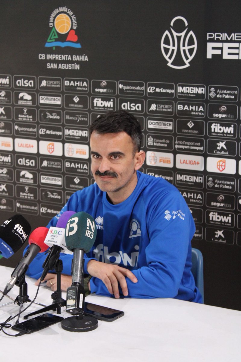 BahiaSanAgustin's tweet photo. 𝐋𝐀 𝐏𝐑𝐄𝐕𝐈𝐀 𝐃𝐄𝐋 𝐂𝐎𝐀𝐂𝐇

@rubenescalas : "Ha sido una semana difícil pero ya estamos a tope para darlo todo el domingo"

Noticia completa: https://t.co/y3Asc4eIcI

Vídeo completo: https://t.co/a3EpHUlIwM

#HODONAREMTOT https://t.co/yLXTKPDyiW