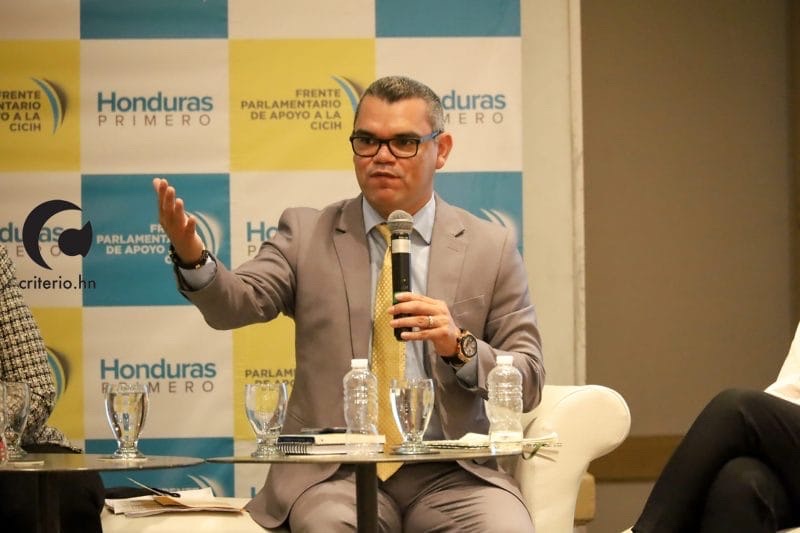 Cesia Mejía tweet media