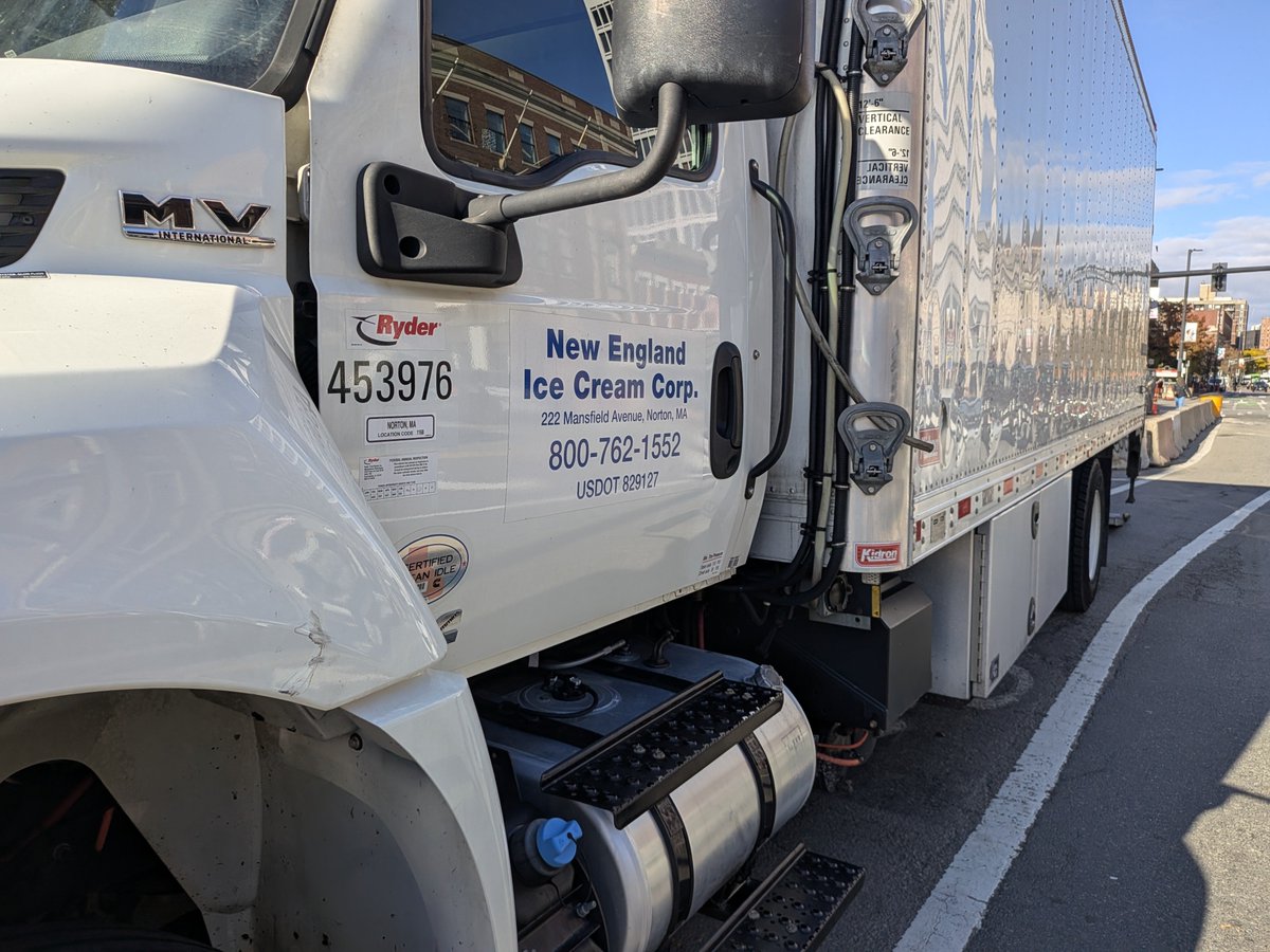 BostonBikeBlockers.bsky.social tweet media