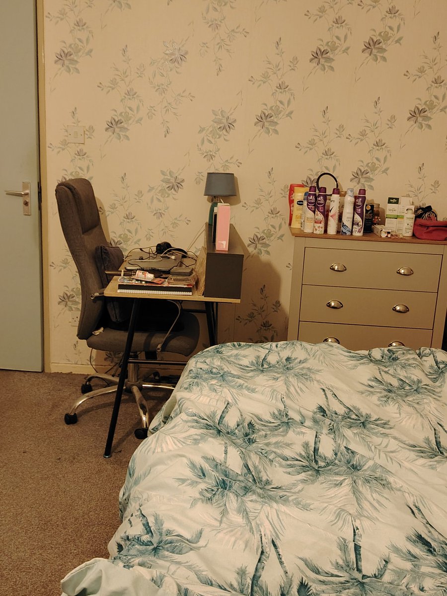 Katie Marie Hallatt tweet media