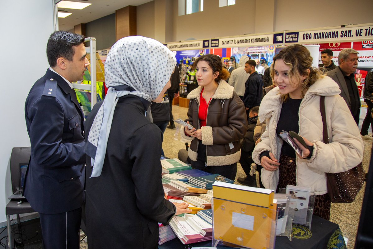 Polis Akademisi tweet media