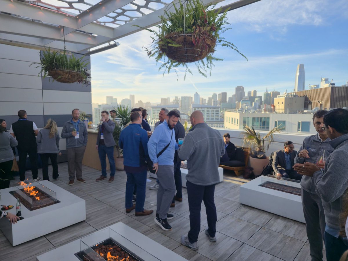 Skyhigh Security tweet media