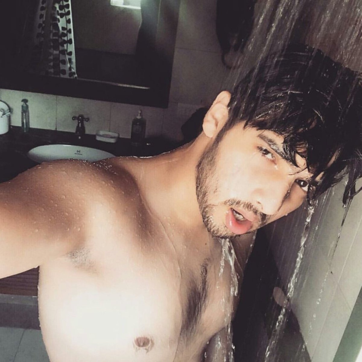 Males Hot Touch tweet media