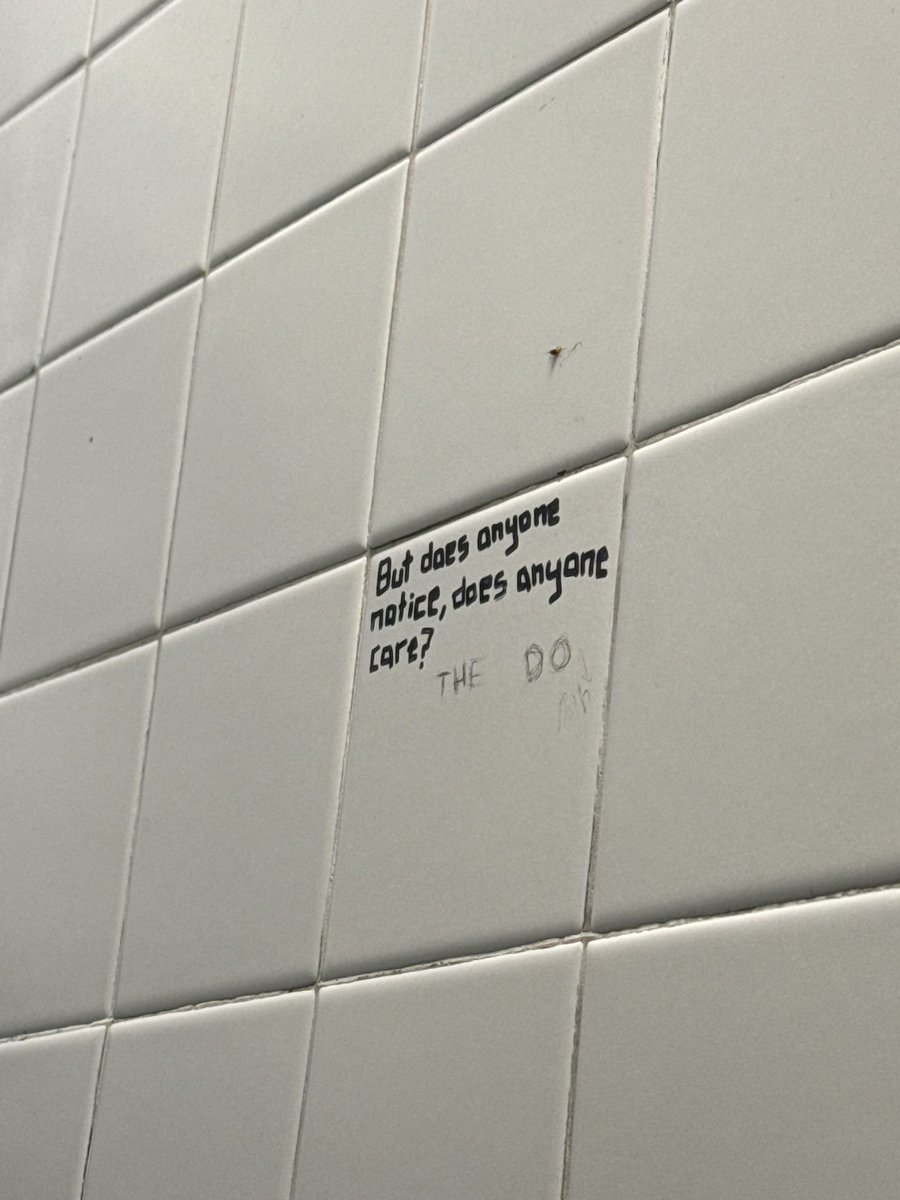 paw 🦌 tweet media