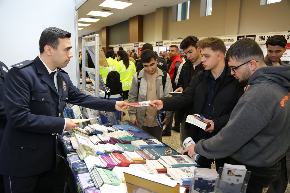 Polis Akademisi tweet media
