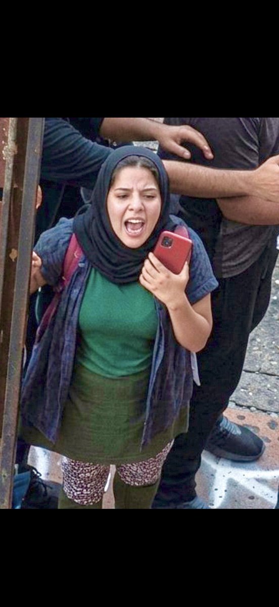 Charlie 🇨🇱 🏴 tweet media