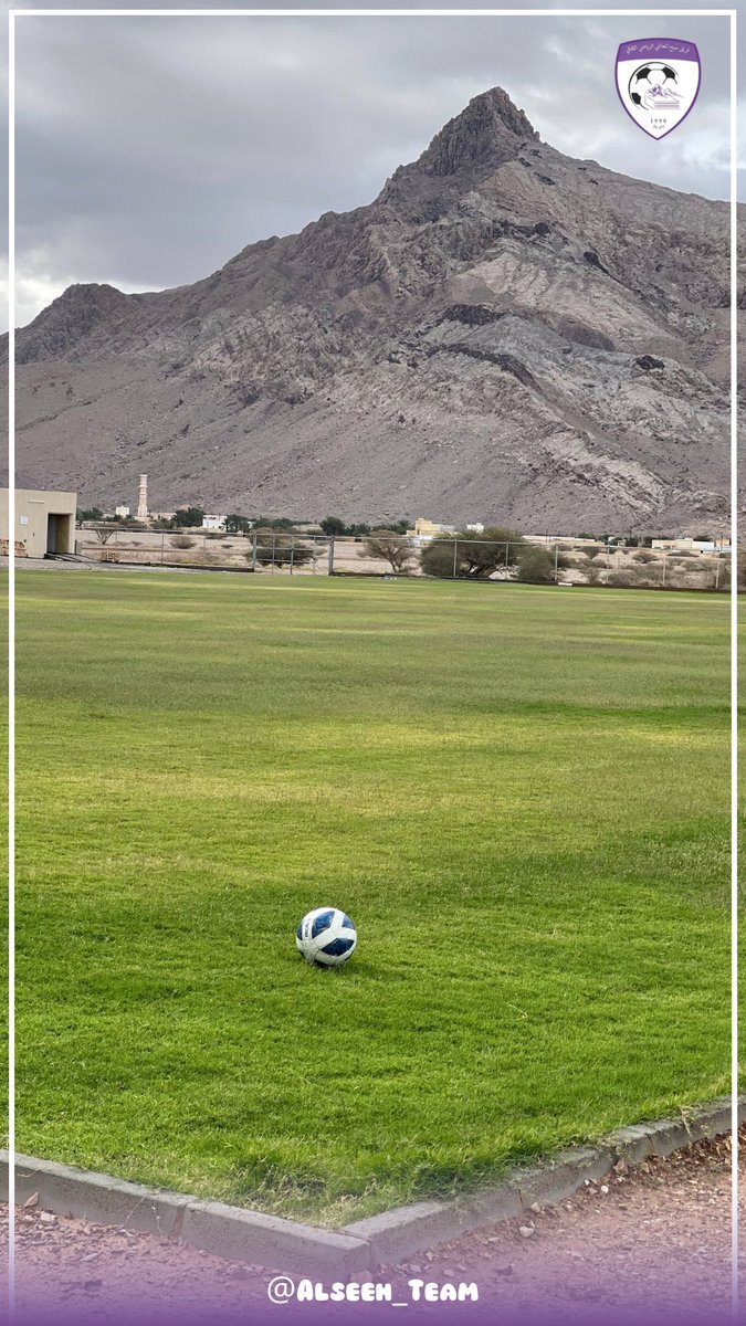 AlseehTeam1's tweet photo. اجواء ملعب فريق سيح المعاشي المعشب الطبيعي 
تزامناً مع اجواء #منخفض_المسرات.🌧️✨
قريبًــا… ستعلو الهُتافات،
وتُكتب على هذا العشب قصص الشغف والانتصار،
أما الآن… فالمنظر و الجمال يرويان جمال البدايات. 
🏟️🔜🔜🔜🔜⏳
#مشروع_تعشيب_فريق_سيح_المعاشي 
@CheerBahla https://t.co/igapYndygb