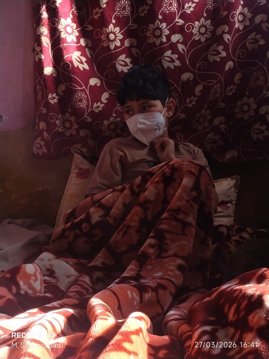 Danish__Mehr's tweet photo. 🚨 URGENT HELP NEEDED 🚨
Faizan Farooq from Kulgam is battling Stage 4 cancer (bone metastasis).
His father is physically handicapped, and they cannot afford treatment.
Please donate whatever you can & spread the word.
Every share matters. 🙏
#SaveFaizan
