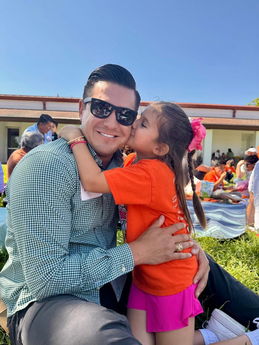 Eric D Flores tweet media